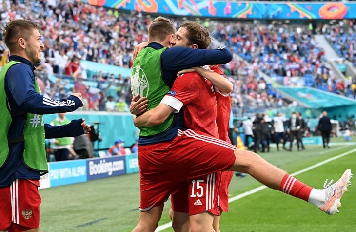 Rússia recorre à Corte Arbitral do Esporte contra sanções da Uefa e da Fifa