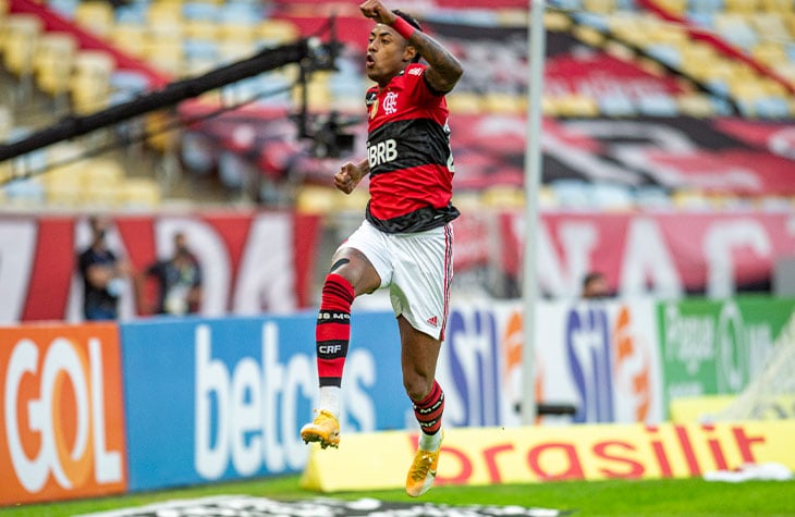 Vídeo: Bruno Henrique marca 3 gols e pede música no Fantástico FlaResenha