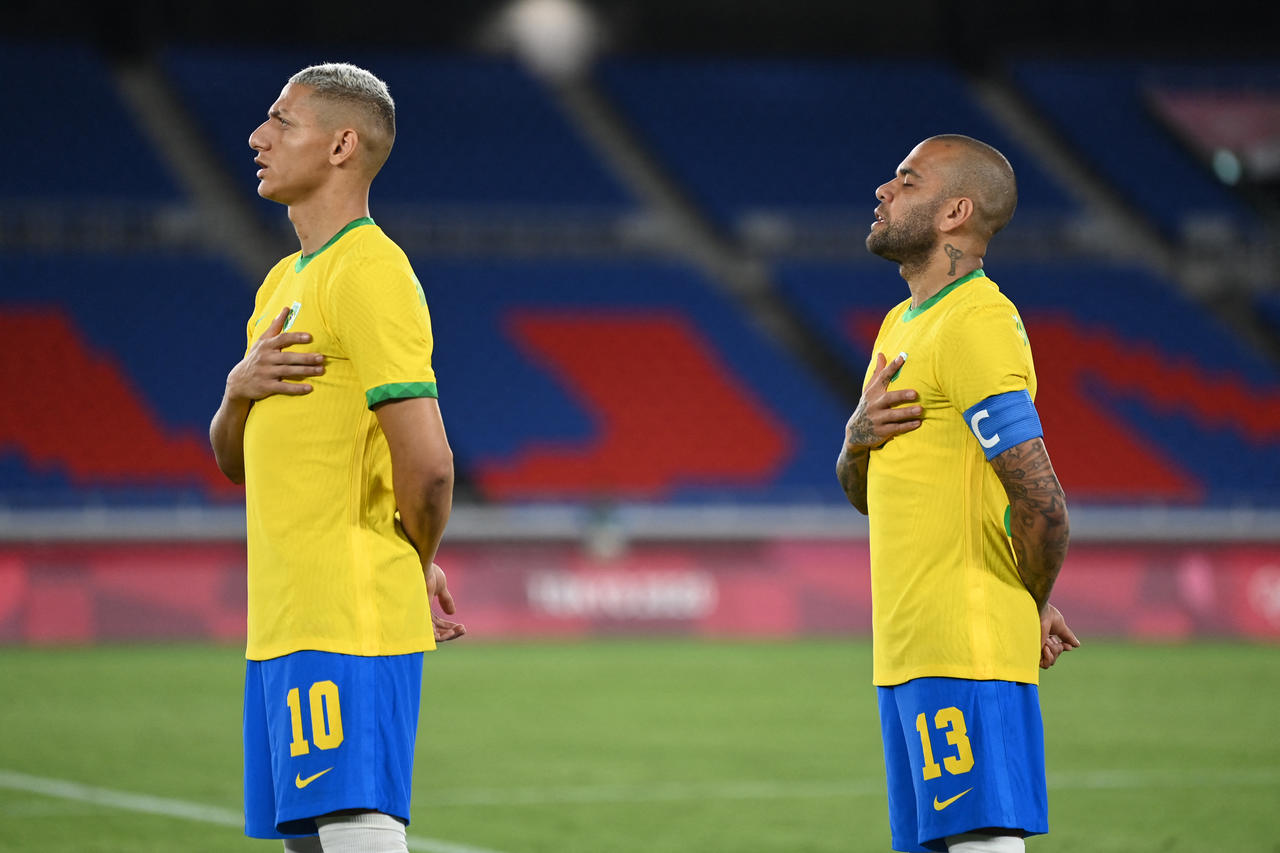 Briga de patrocinadores na hora da medalha. CBF defendeu Nike