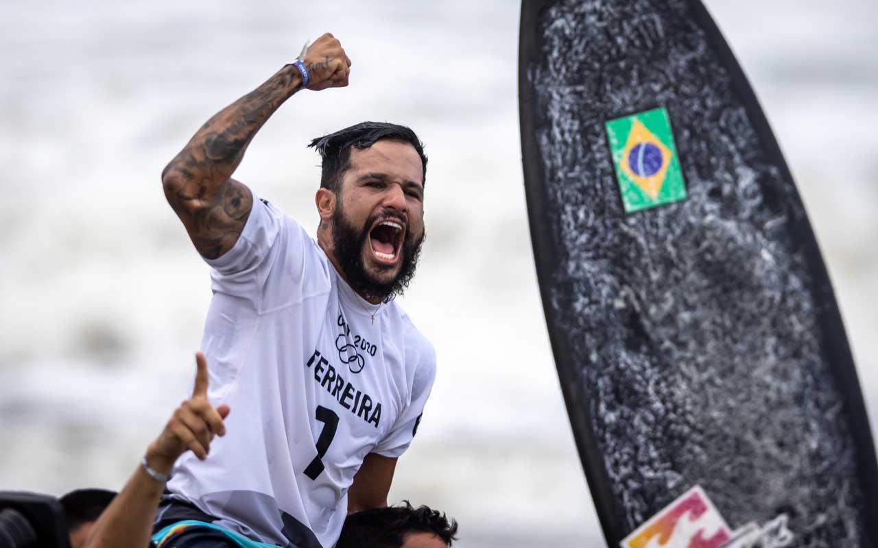 Tatiana Weston-Webb projeta apoio da torcida brasileira em Saquarema:  'Entra na mente dos competidores' - Vídeo Dailymotion