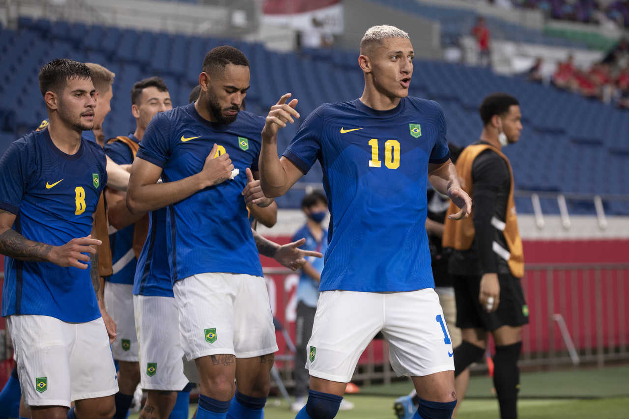 México ganha da África do Sul e segue adiante no futebol masculino