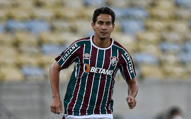 Foto de jogador na infância com camisa do Fluminense viraliza em
