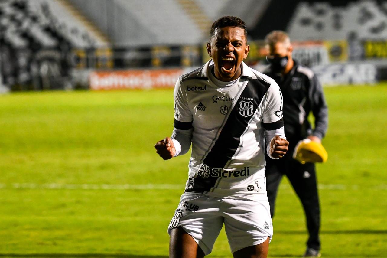 Vitória na porta do Z4: veja classificação da Série B após jogos desta sexta