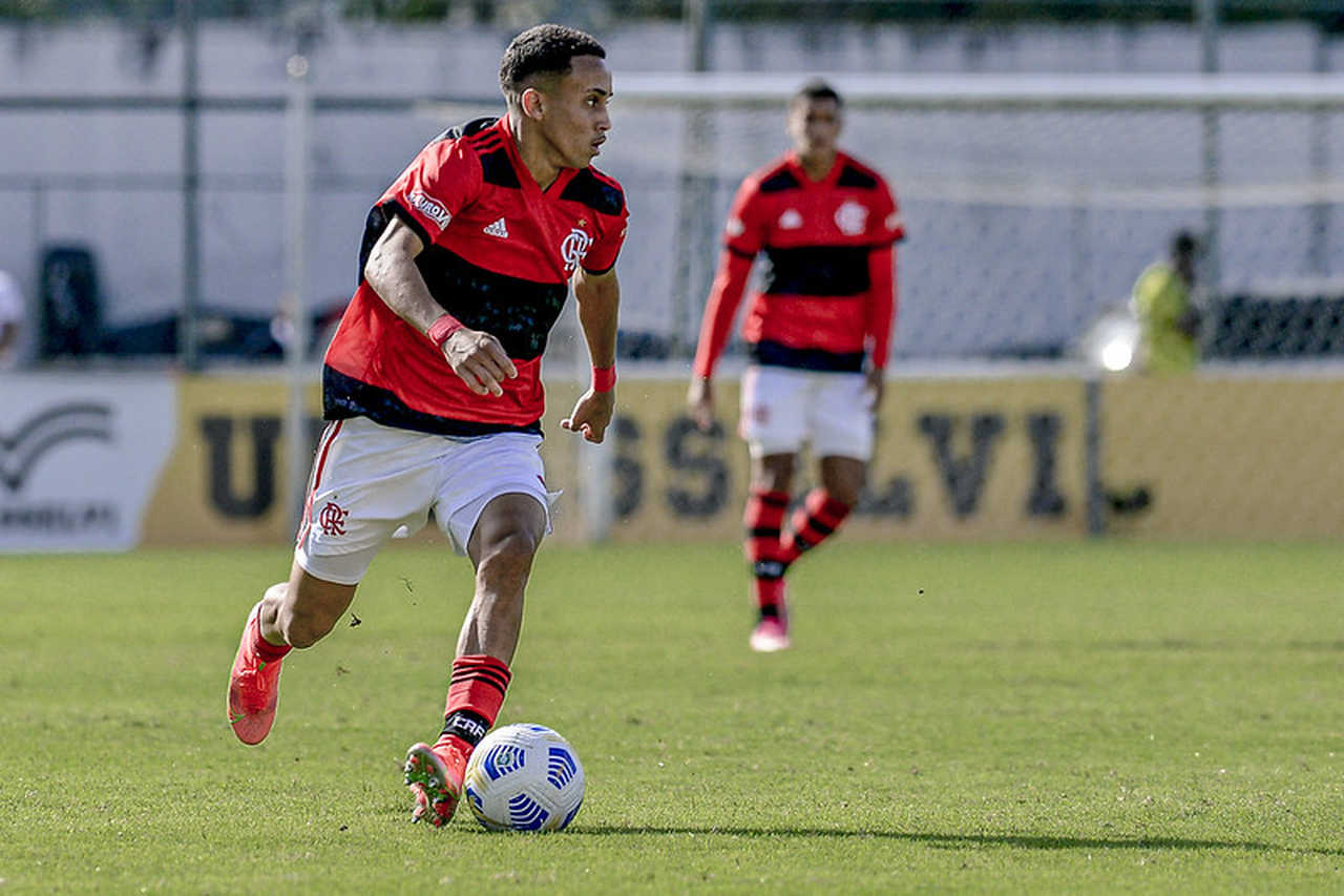 Bruno Henrique marca e dá vantagem mínima ao Flamengo sobre o Olimpia na  Libertadores - Bem Paraná