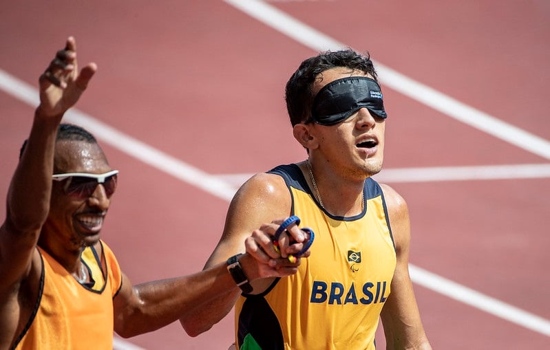 Brasil goleia a França e avança em 1º no futebol de 5 nas Paralimpíadas