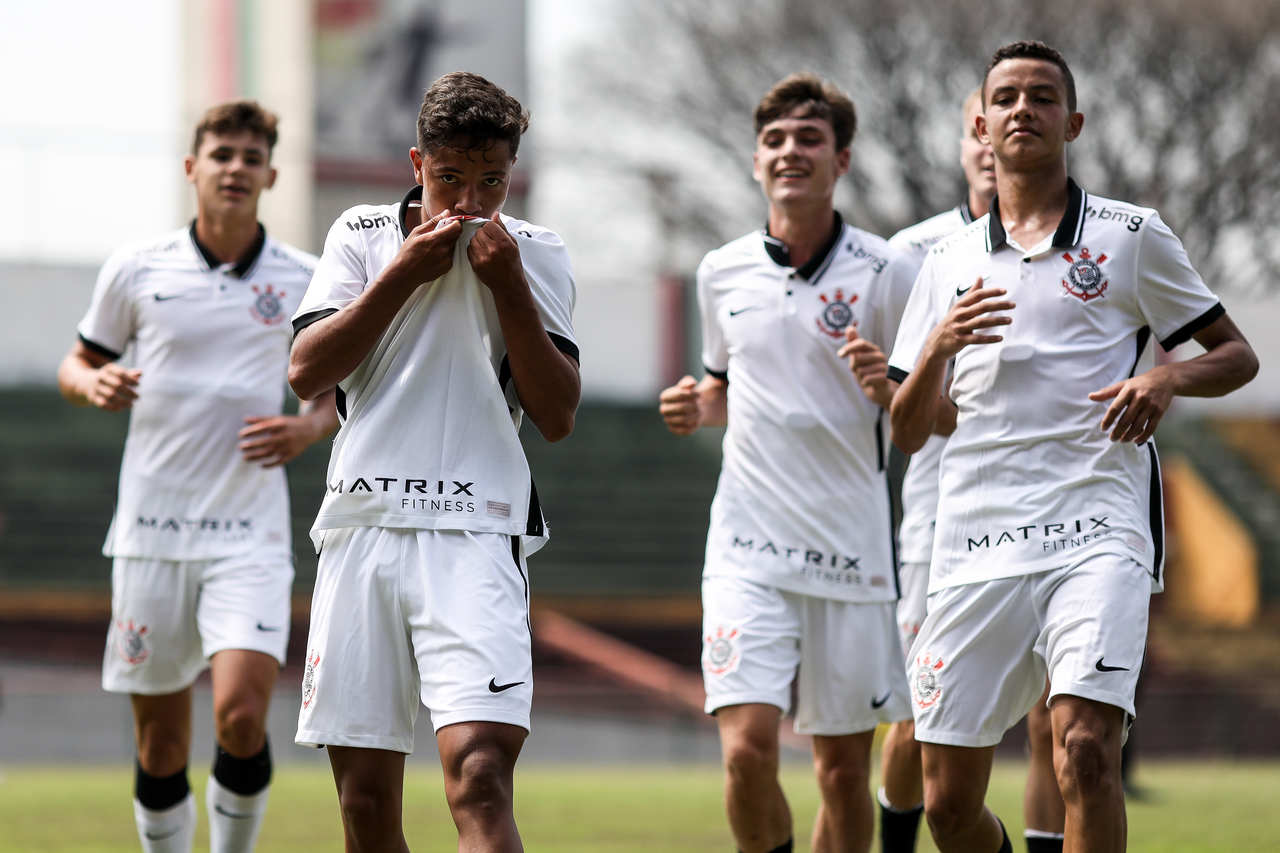 Corintians sub-14 e sub-17 enfrentaram a Sogipa pelo Estadual de Basquete