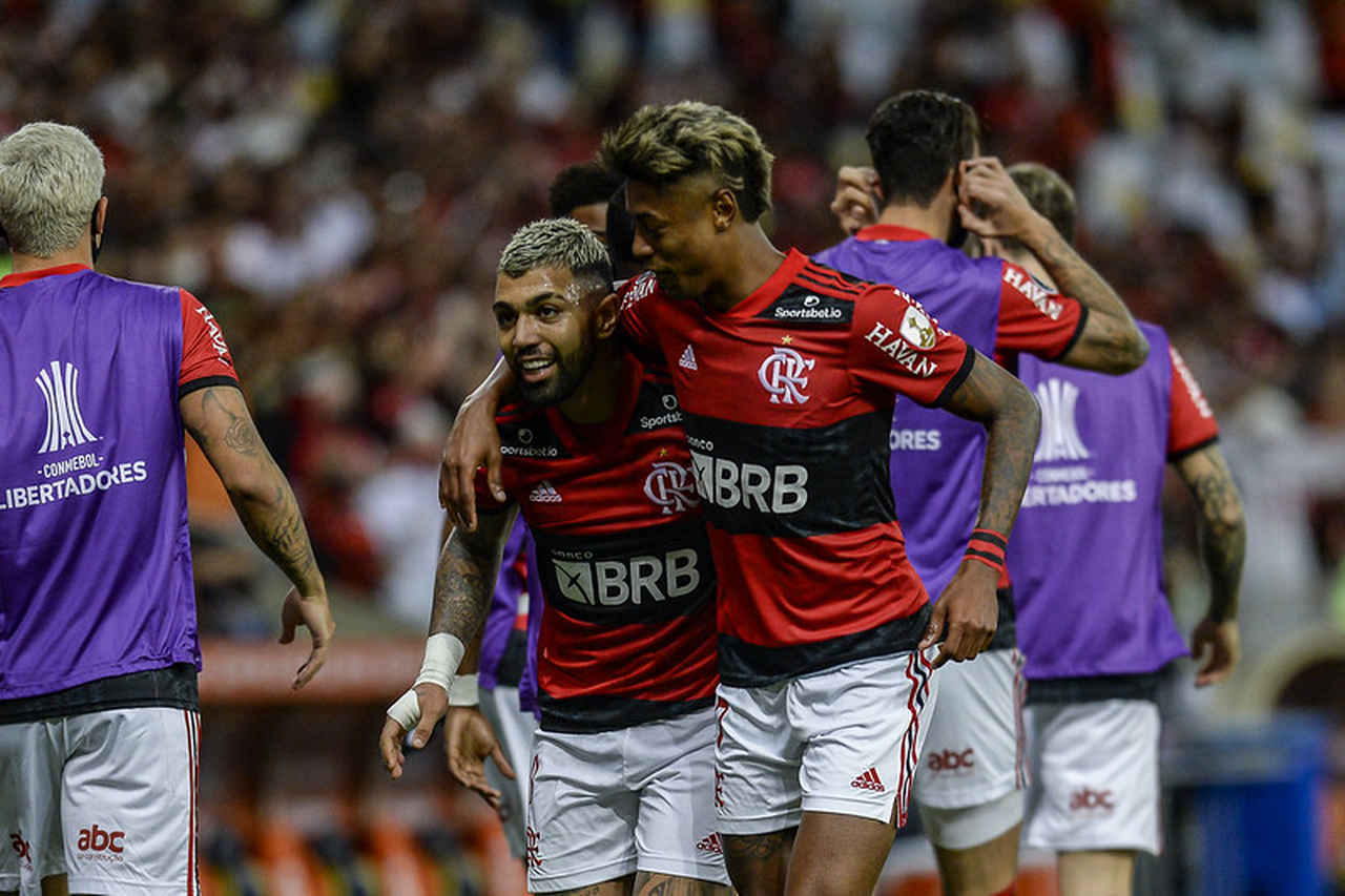 AGORA  Gabigol está confirmado entre os titulares em jogo do