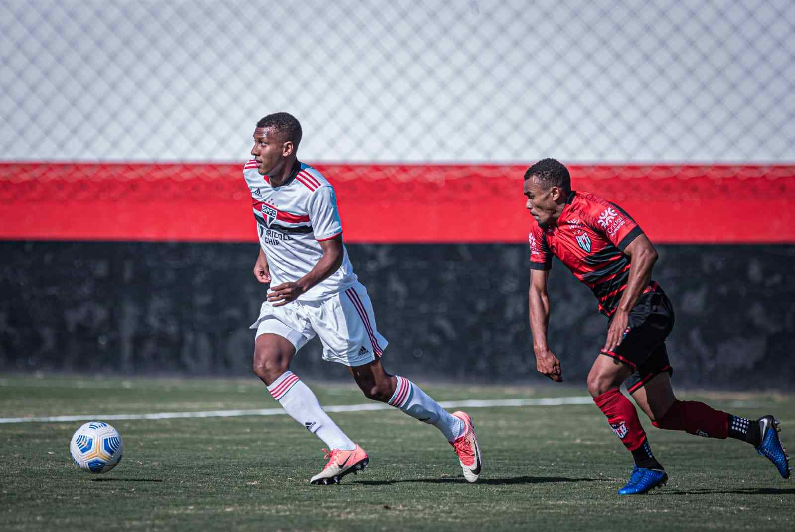 Zona10 - Empate com o São Paulo mantém pressão do Santos no Z-4