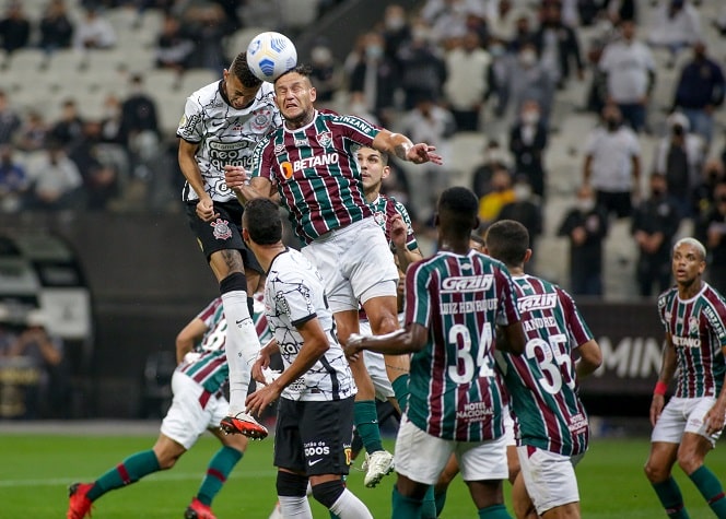Corinthians marca no último lance e vence Chape diante de quase 40