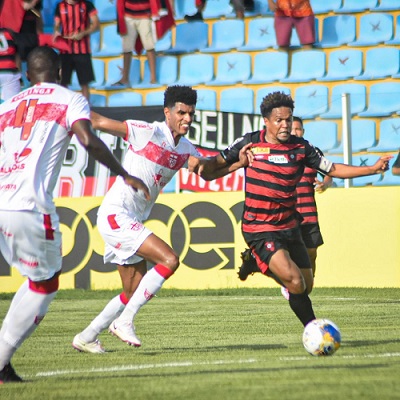 Em jogo movimentado, CRB vira nos minutos finais e vence o Ceará