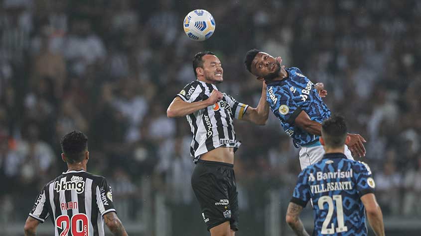 Grêmio mostra força, vence o Atlético-MG em BH e cola no G4 - Lance - R7  Futebol