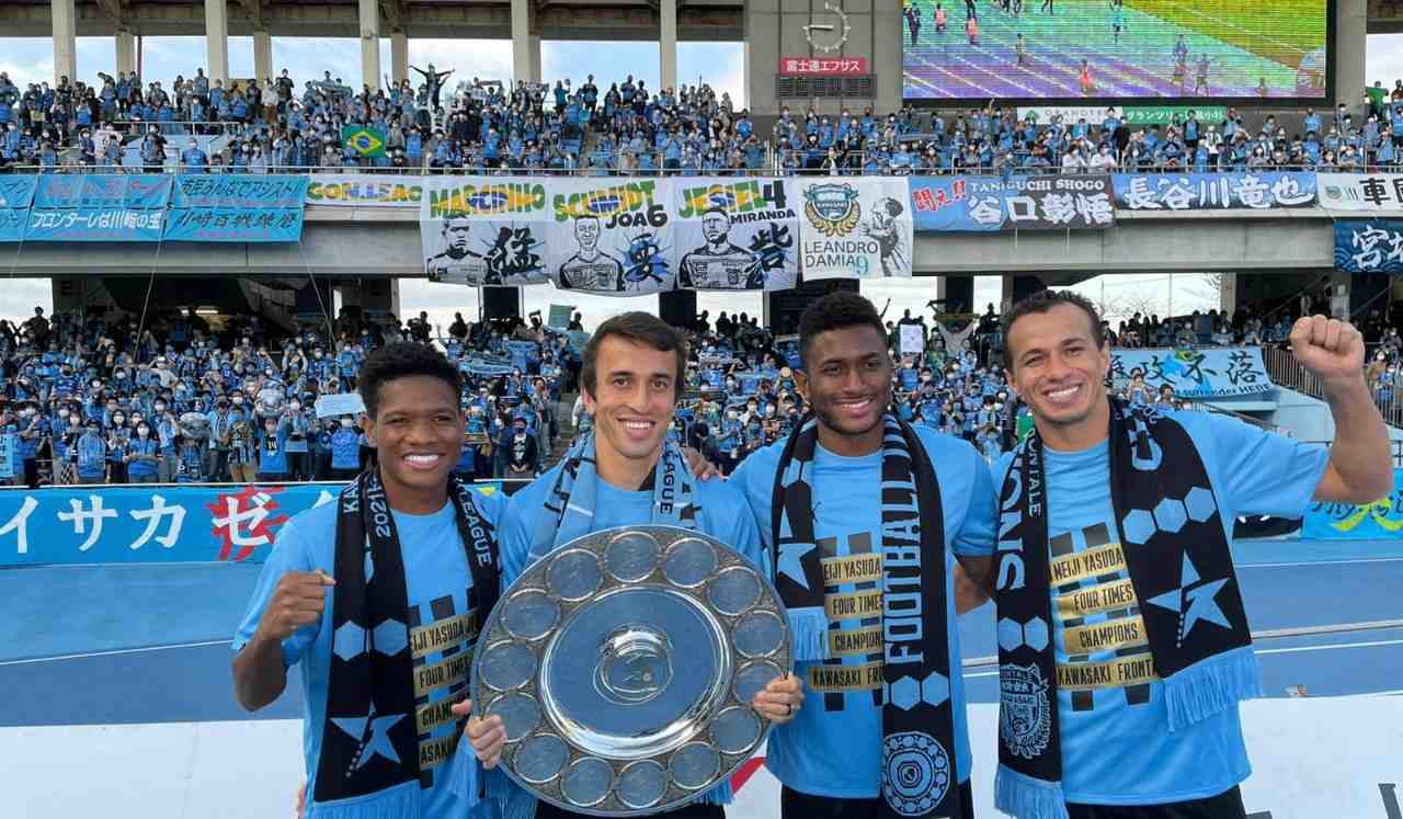 Ex-São Paulo, João Schmidt celebra título da J-League e avalia