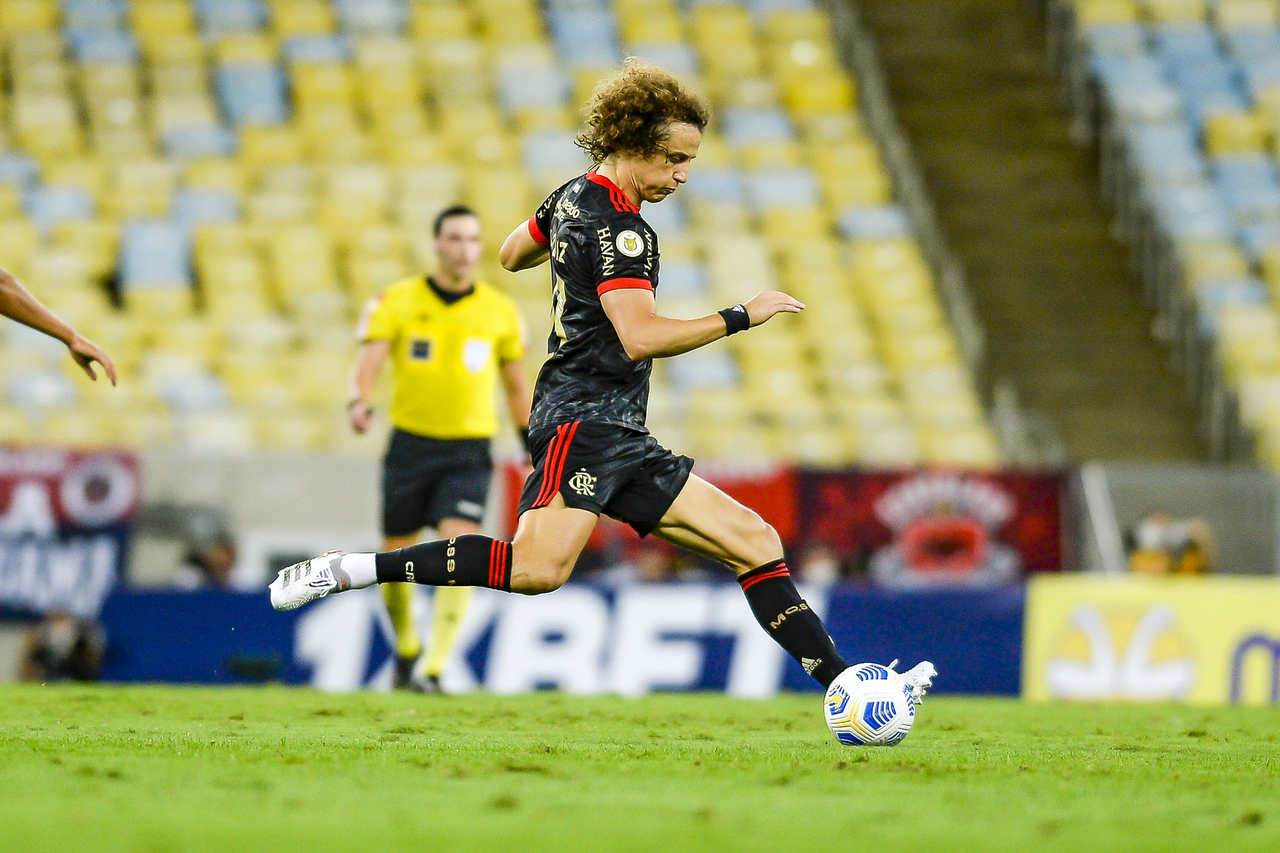 Flamengo chega a 21 desfalques de jogadores com problemas físicos