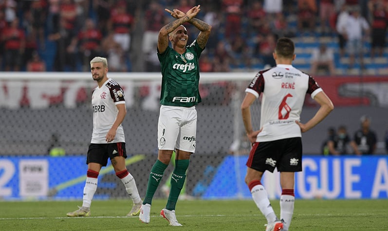 Palmeiras vence Flamengo com Deyverson herói na prorrogação e é