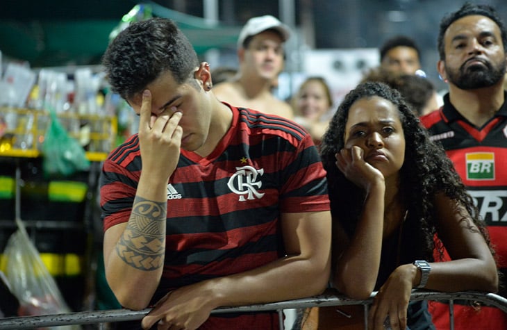 Torcedores de Flamengo e Corinthians se unem pelo mesmo objetivo na final  da Libertadores - Esportes - R7 Lance