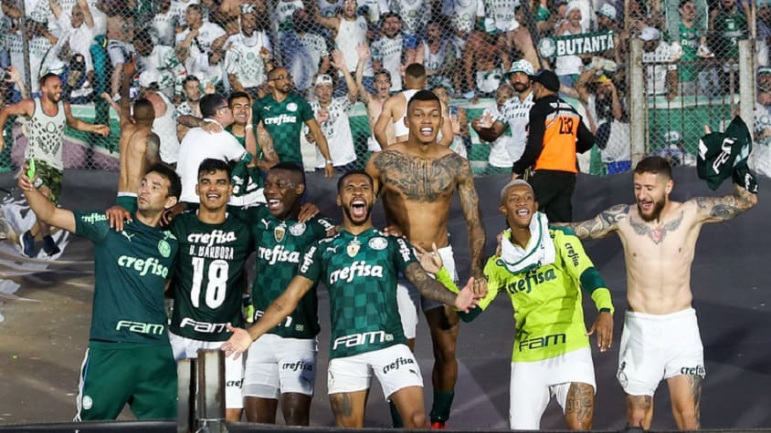 Festa, provocação e emoção: jogadores do Palmeiras celebram título  Paulista; confira