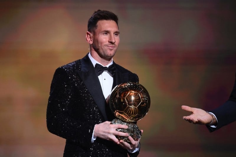 Messi supera Lewandowski e vence a Bola de Ouro de 2021 - Placar - O  futebol sem barreiras para você