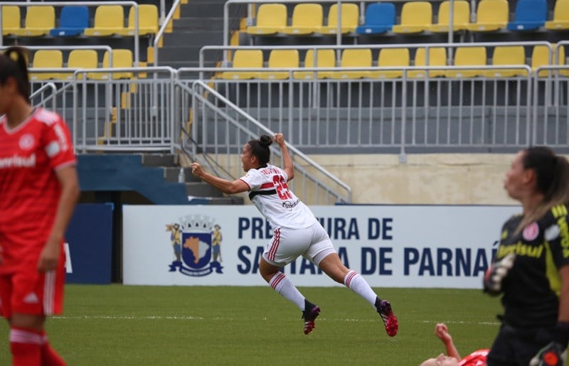 Destaque do São Paulo, Gláucia comemora classificação para a final do Campeonato  Paulista Feminino - Lance!