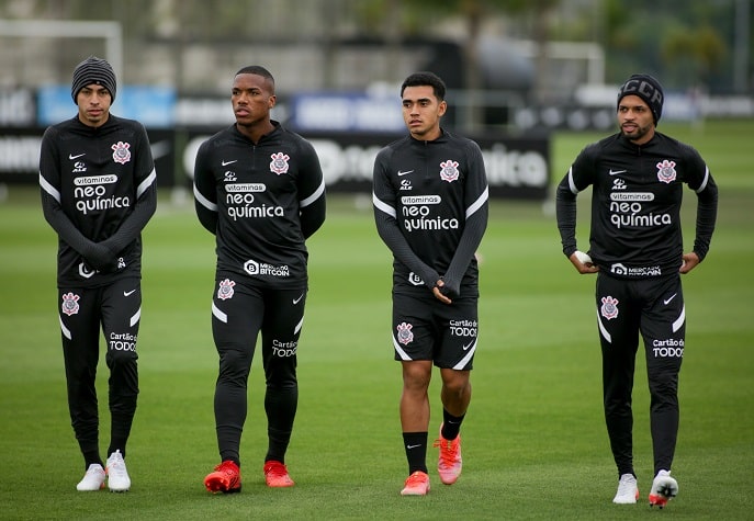 Corinthians recebe indicações de jogadores para compor elenco, mas dá  prioridade para uso da base