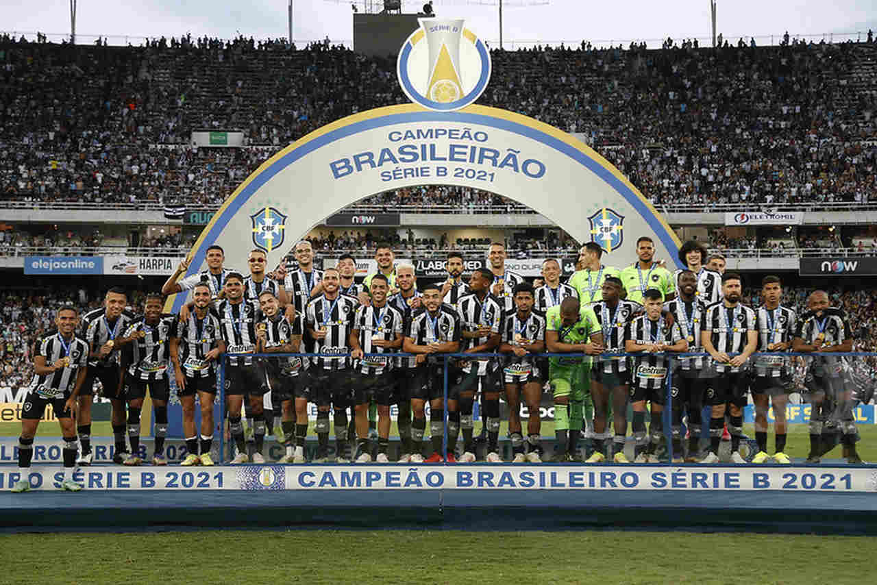 Botafogo fecha contrato com o meia Wesley até dezembro de 2022 - Botafogo  Futebol SA