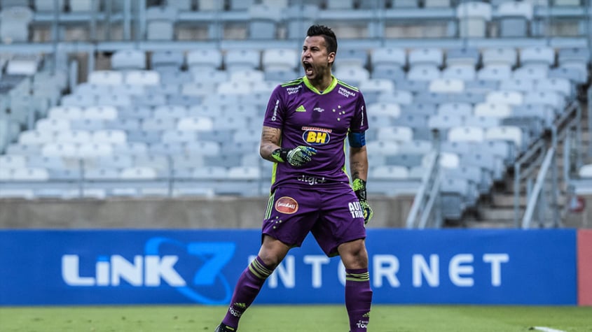 Léo Jardim é o goleiro com mais defesas difíceis do Brasileiro 2023;  confira os números