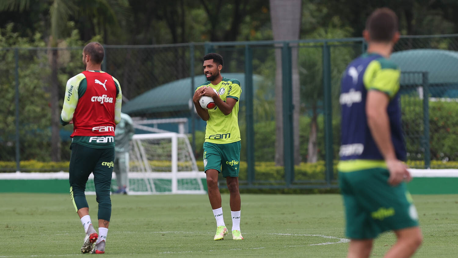 Palmeiras empata jogo-treino com o Pouso Alegre; veja as escalações