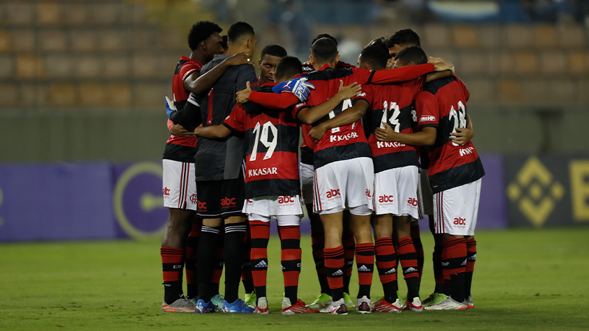 Ingleses entram em guerra para arrancarem joia do Flamengo