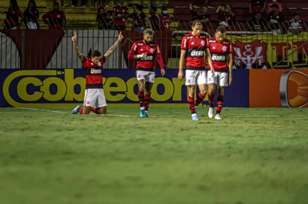 Gabigol e Pedro brilham em goleada do Flamengo sobre o Nova Iguaçu