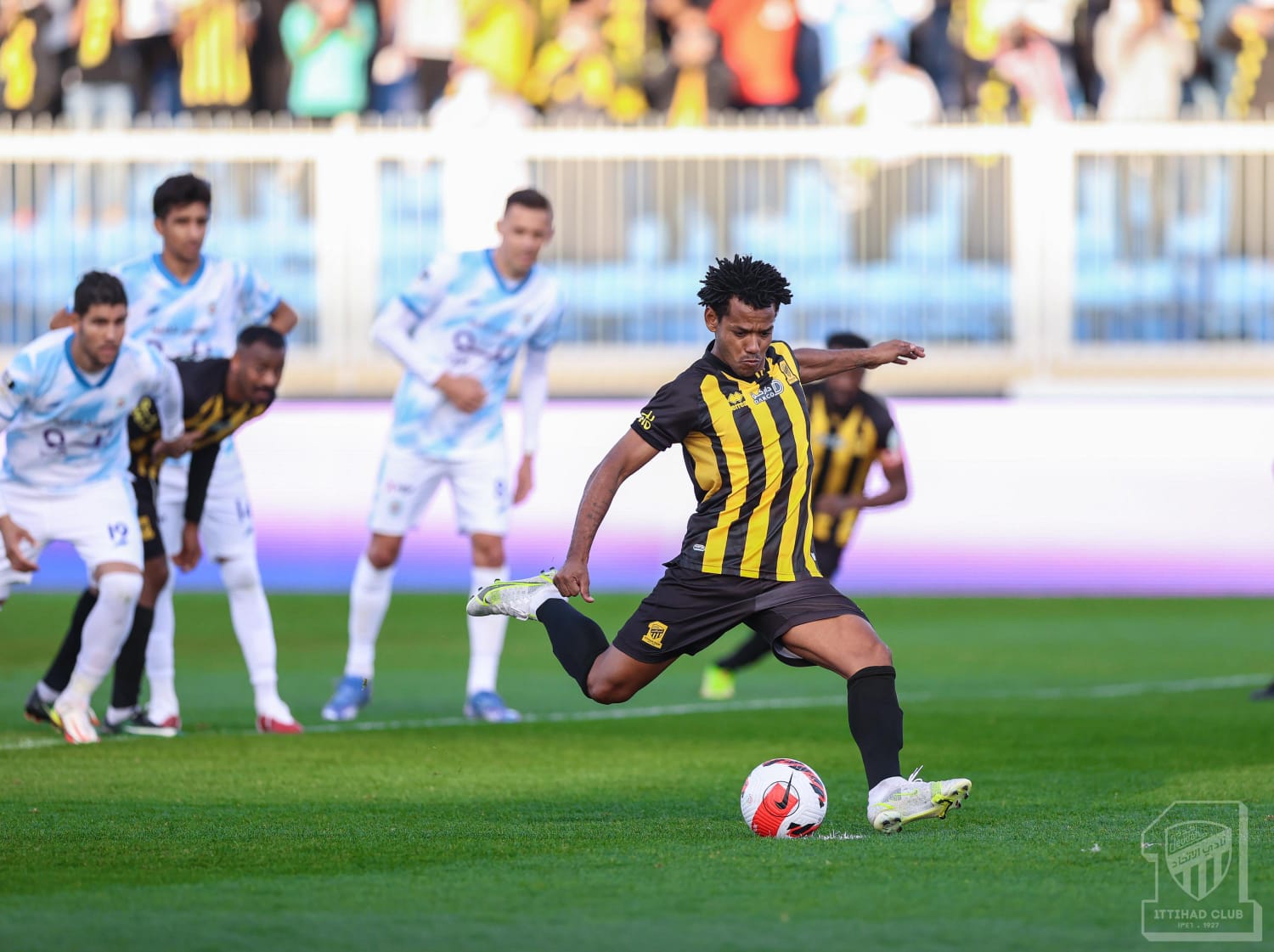 Al-Ittihad x Sepahan: onde assistir e escalações do jogo da Liga