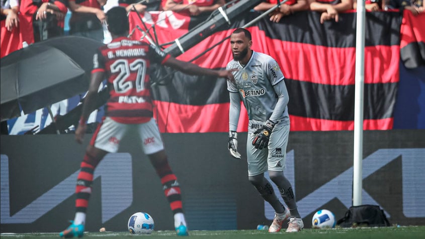 Hugo Souza, Arana, Lázaro e Godín: veja o que bombou durante a Supercopa do  Brasil - Lance!