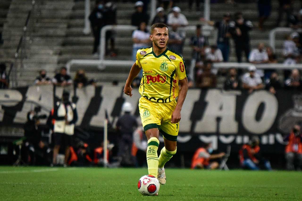 Volante Wesley Dias afirma que elenco do Sampaio Corrêa sabe da  responsabilidade da temporada - Lance!