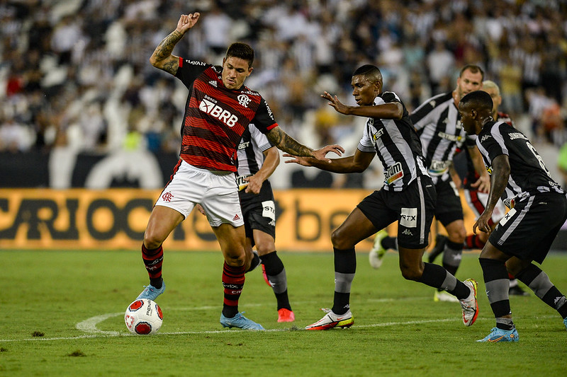 SAIU! Sem Gerson e Everton Ribeiro, Flamengo divulga escalação para jogo  contra o São Paulo, pelo Brasileirão - Coluna do Fla