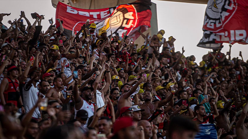 Lances do jogo Flamengo e Tiradentes no Albertão