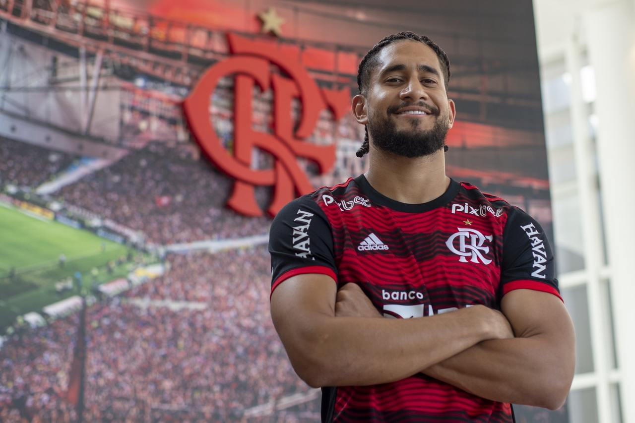 Isla revela que Vidal pretende jogar no Flamengo em 2 anos - CenárioMT