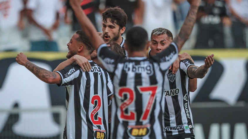 Atlético-MG marca no último lance, se reabilita com vitória e