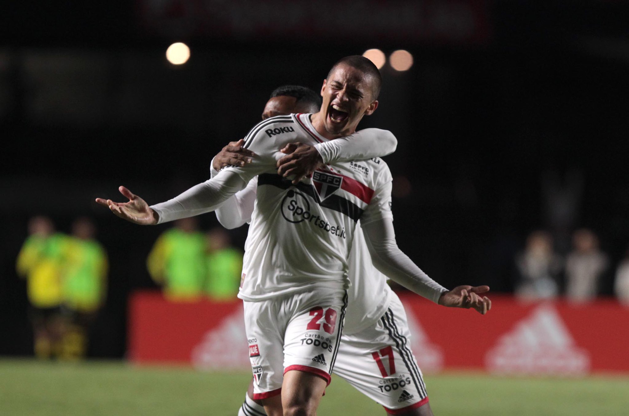 Pablo Maia: golaço e Craque do Jogo - SPFC