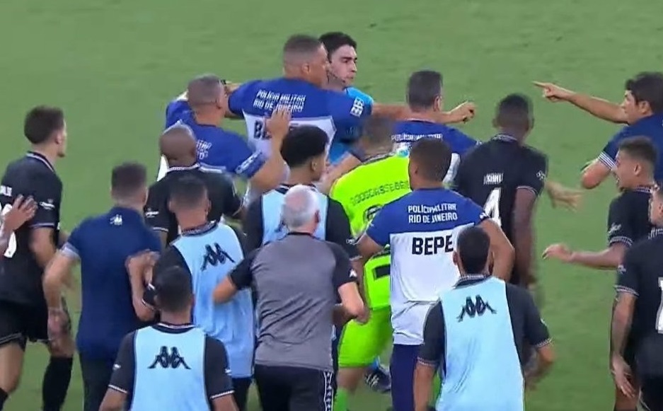 Germán Cano aparece na hora certa e é herói de classificação heroica do  Fluminense sobre o Botafogo - ISTOÉ Independente