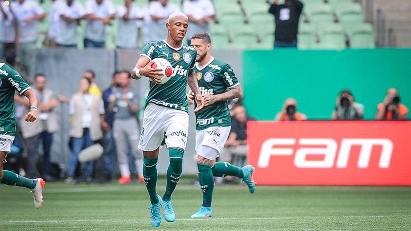 Sao Paulo, Brazil. 03rd Apr, 2022. SP - Sao Paulo - 03/04/2022 - PAULISTA  2022 FINAL, PALMEIRAS X SAO PAULO - Jogadores do Palmeiras comemoram titulo  de campeao durante cerimonia de premiacao