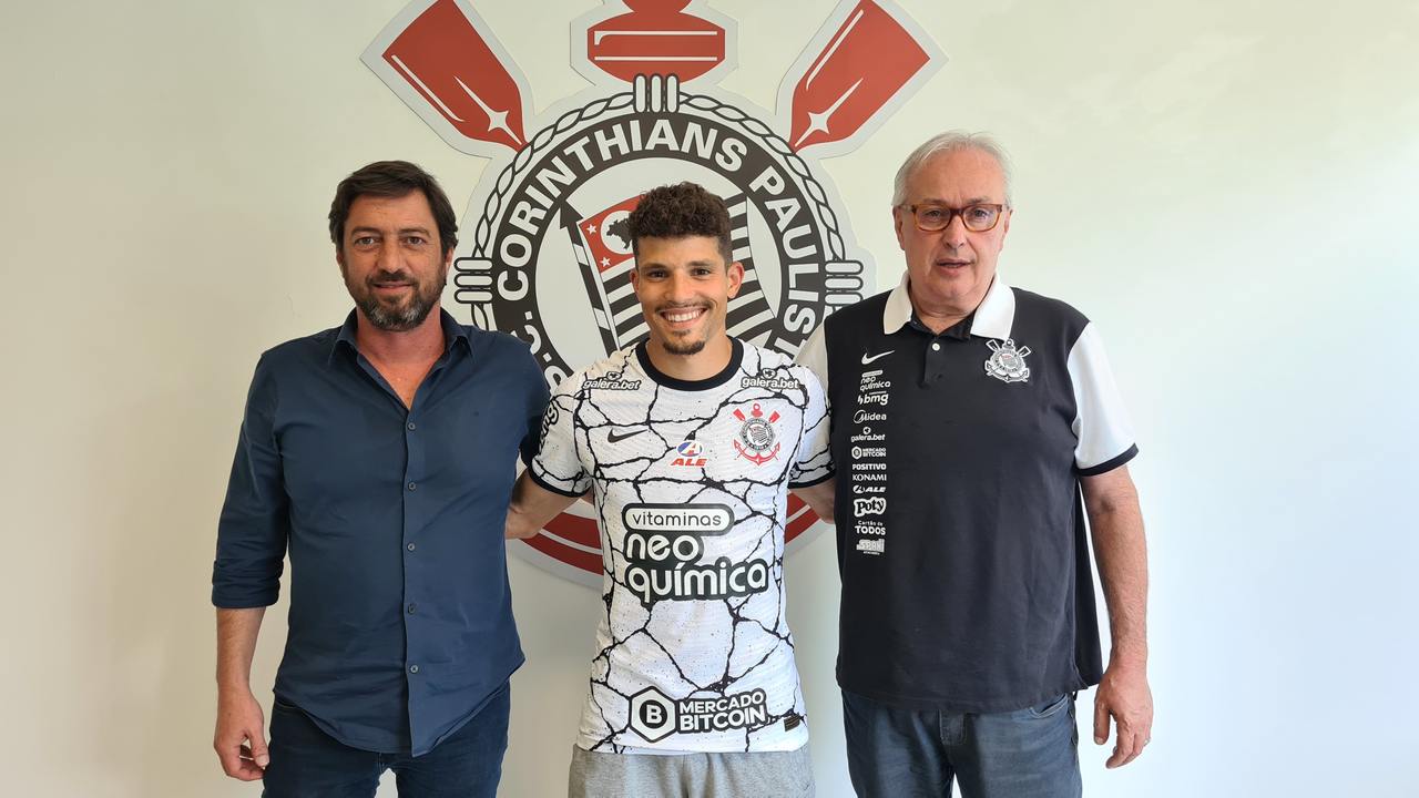 Corinthians acerta o empréstimo de Danilo Avelar ao América-MG