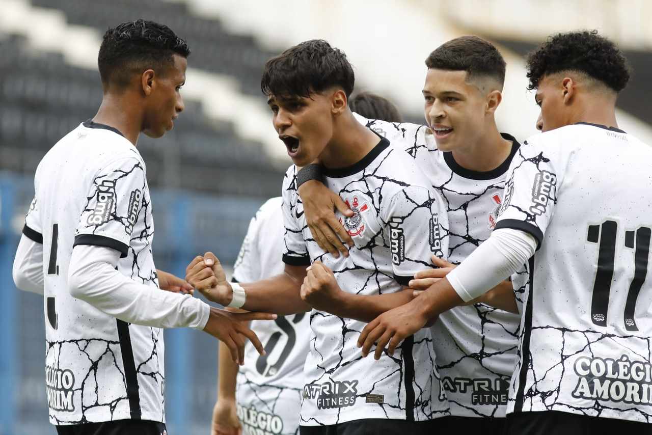 Corinthians vence e se torna maior campeão mundial Sub-17