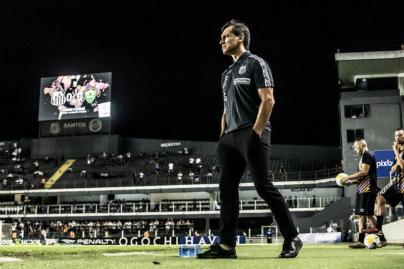 Renyer supera lesão e drama familiar e busca volta por cima no Santos -  Lance!