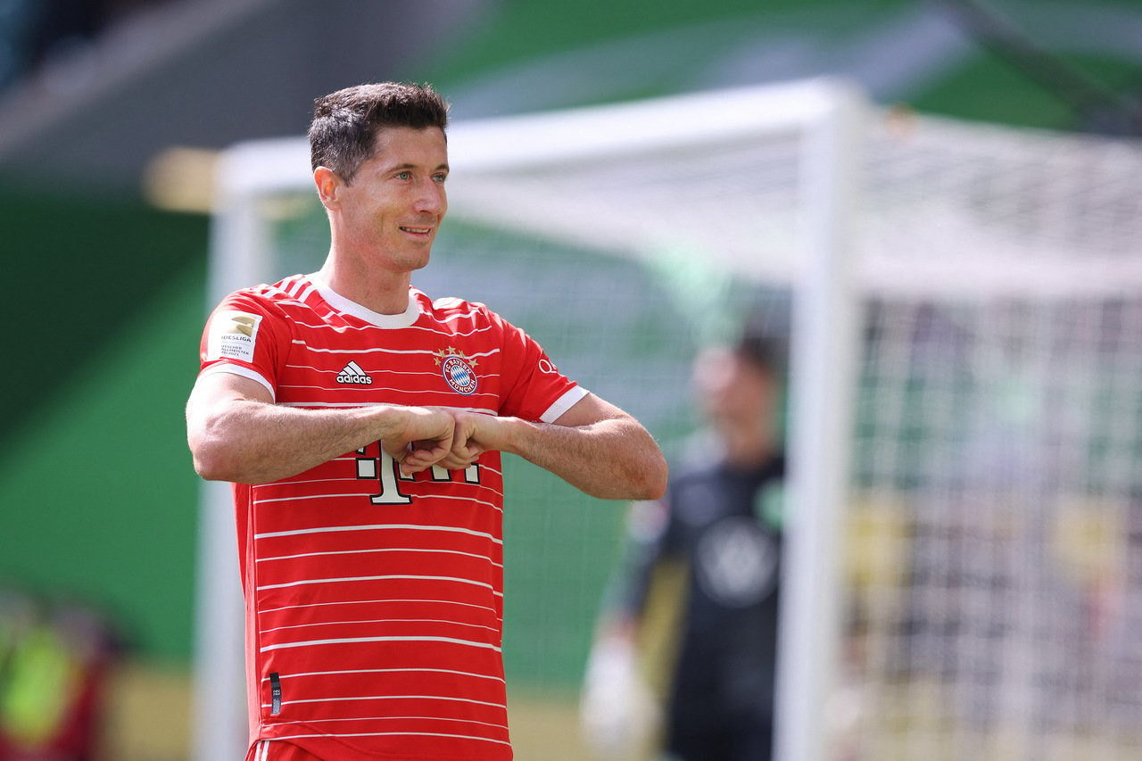 Lewandowski deve assinar com Barcelona por 3 temporadas, diz TV