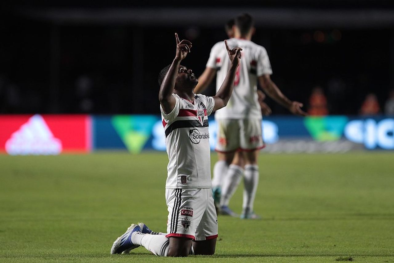 Brasileiro Feminino: Corinthians bate Cresspom em jogo 100 de