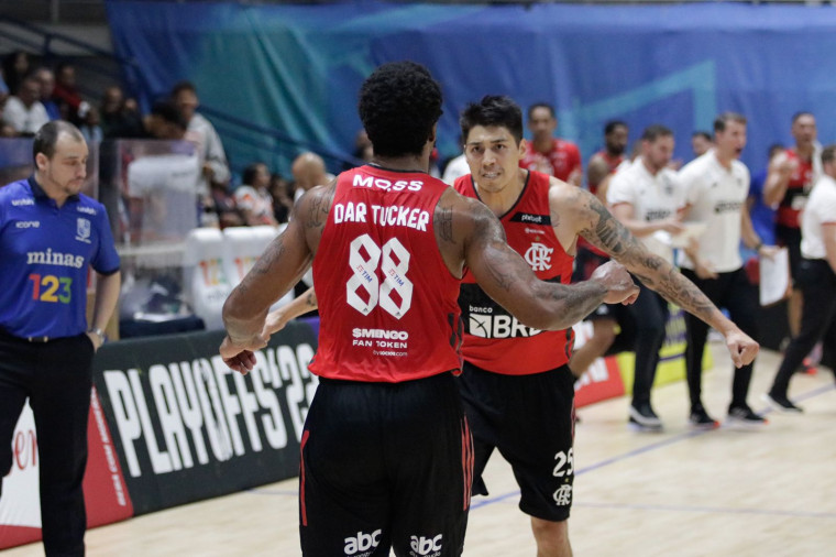 The Playoffs » SESI/Franca derrota Flamengo e abre vantagem da Final do NBB  2021-22 » The Playoffs