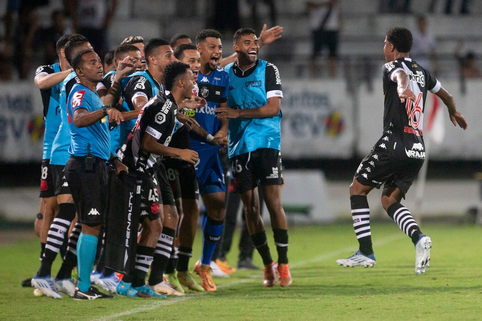 Vasco fará proposta de renovação para Andrey Santos