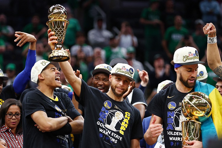 Resultado NBA ontem: veja como foi a partida que deu o título ao Golden  State Warriors - Jogada - Diário do Nordeste