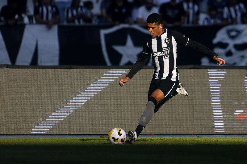 Souza, do Besiktas, revela sondagem recente do Botafogo e fala sobre  reestruturação do clube - Lance!