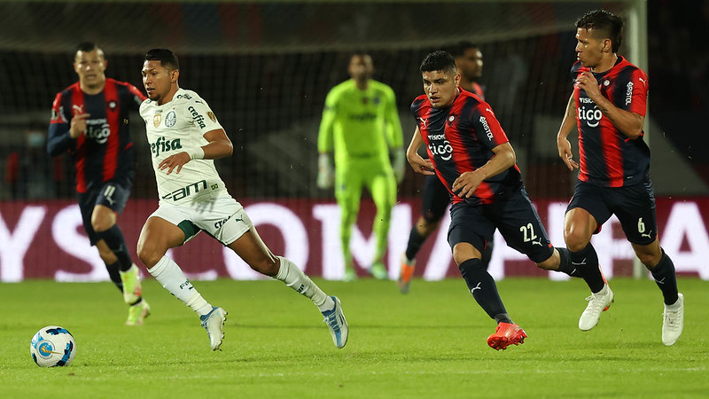 Pelas oitavas, Palmeiras bate Cerro Porteño por 3 a 0 no Paraguai