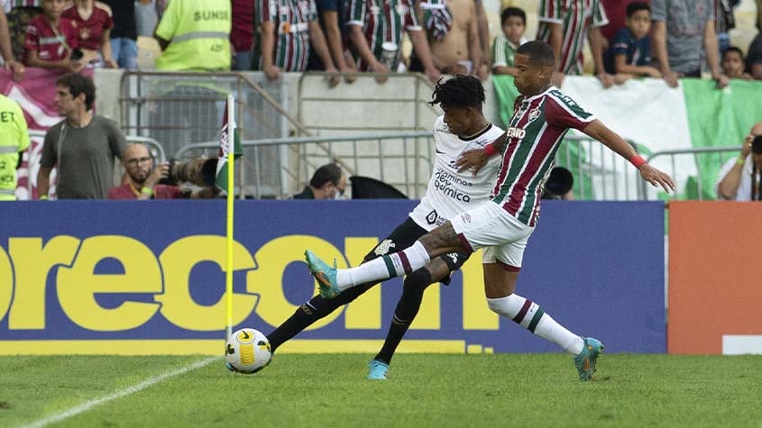 Corinthians surpreende e goleia Fluminense – Agora Laguna