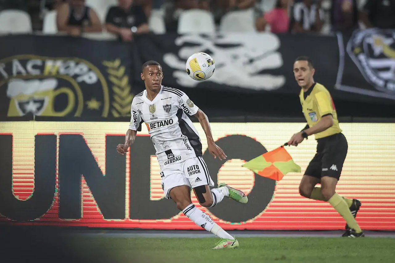 Hugão: Wesley Gasolina vai ser titular do Cruzeiro - video Dailymotion